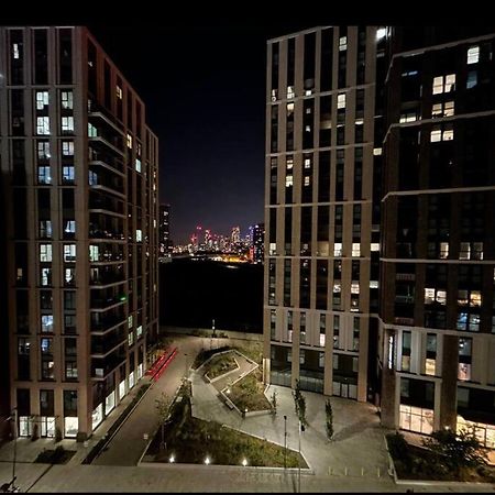 2 Bed Apartment Close To Station With Parking 伦敦 外观 照片